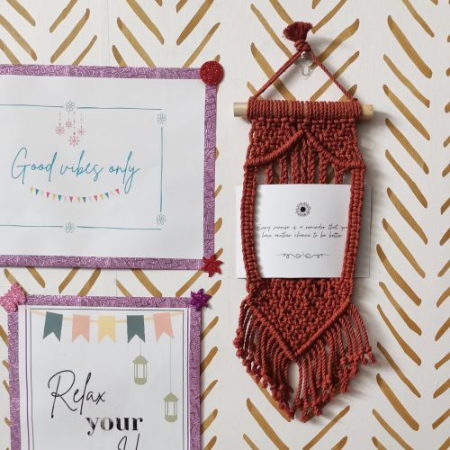single photo frame hangers (2) Mini wall photo frame (6inch x 4inch) -macramé - Rust Red Color