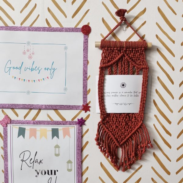 Mini wall photo frame (6inch x 4inch) -macramé - Rust Red Color